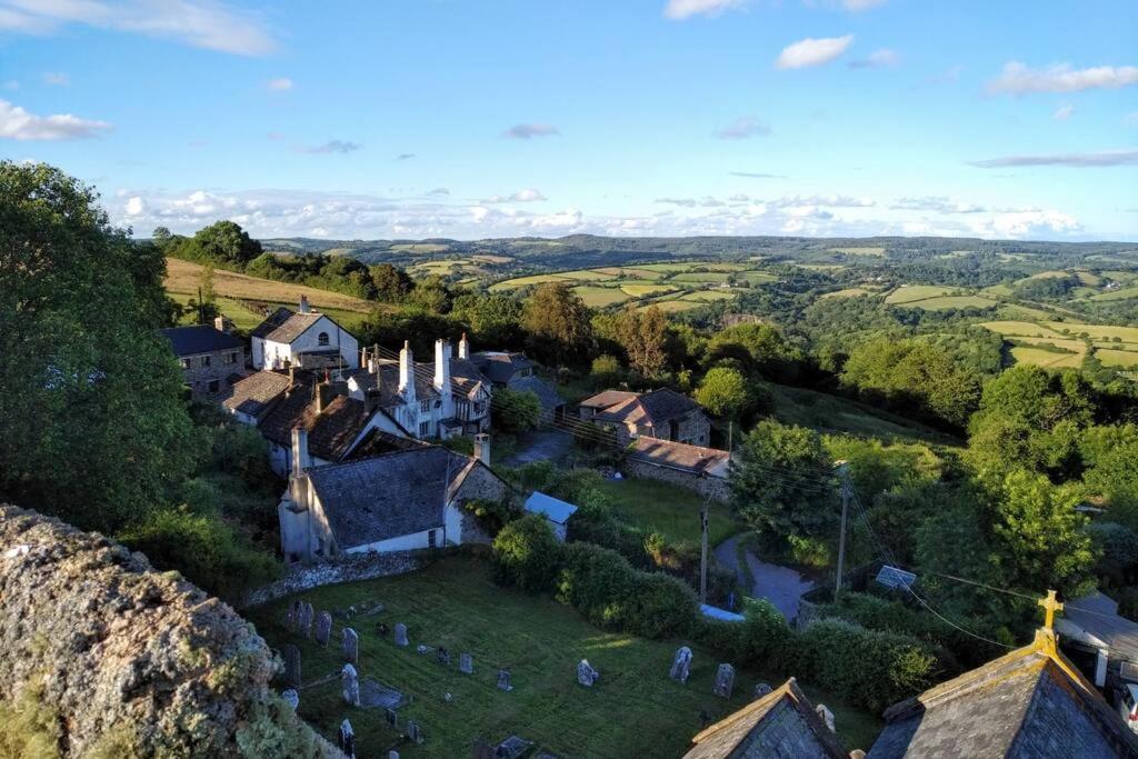 The Dairy - Quaint 1Br In Dartmoor National Park Βίλα Hennock Εξωτερικό φωτογραφία