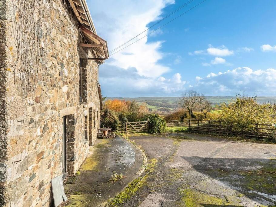 The Dairy - Quaint 1Br In Dartmoor National Park Βίλα Hennock Εξωτερικό φωτογραφία